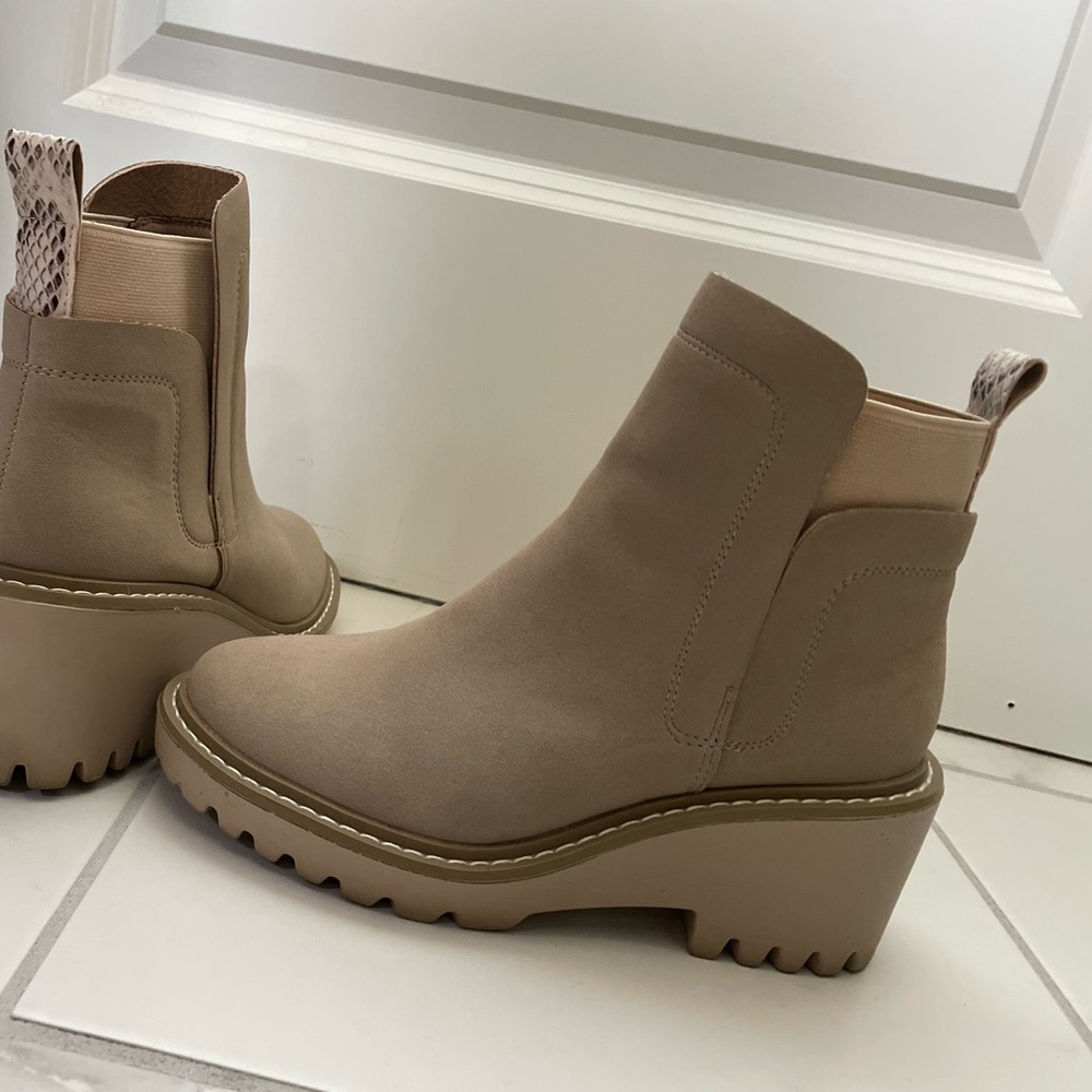 tan bootie